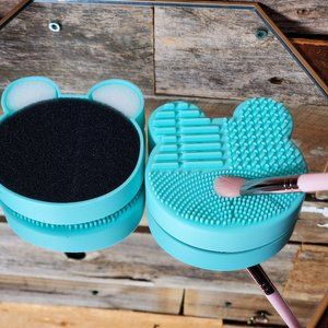 Silicone Makeup Brush Cleaning Pads - Mint Green - Set of 2 - Bear Head
